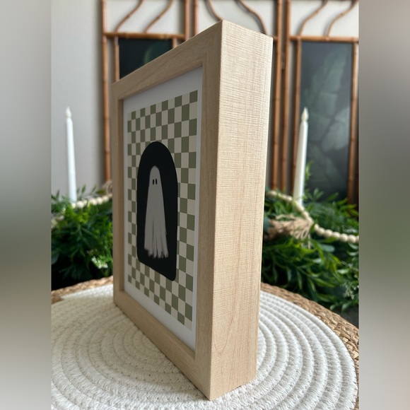 Faux Wood Framed Ghost Checkered 7.5”x9.5” Halloween Picture - Picture 2 of 4